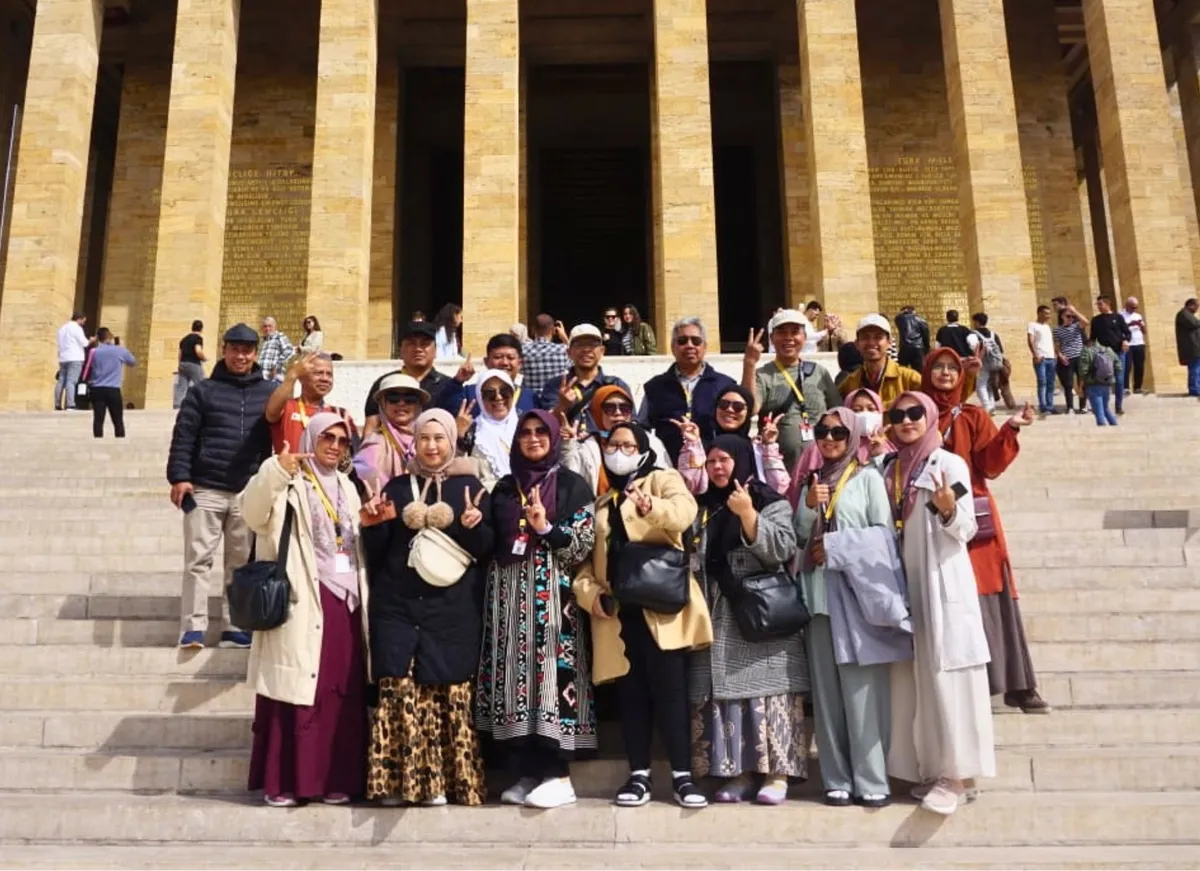 Dokumentasi keberangkatan jamaah Amiru Tour 4