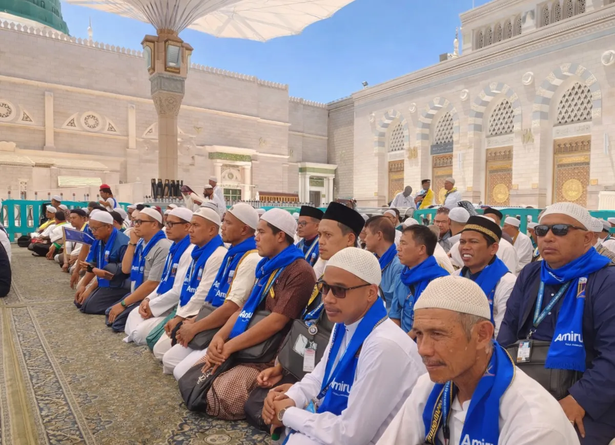 Dokumentasi keberangkatan jamaah Amiru Tour 6